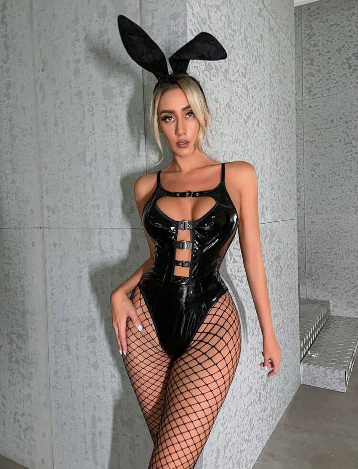 Disfraz de Coneja Latex Importado (M-L)