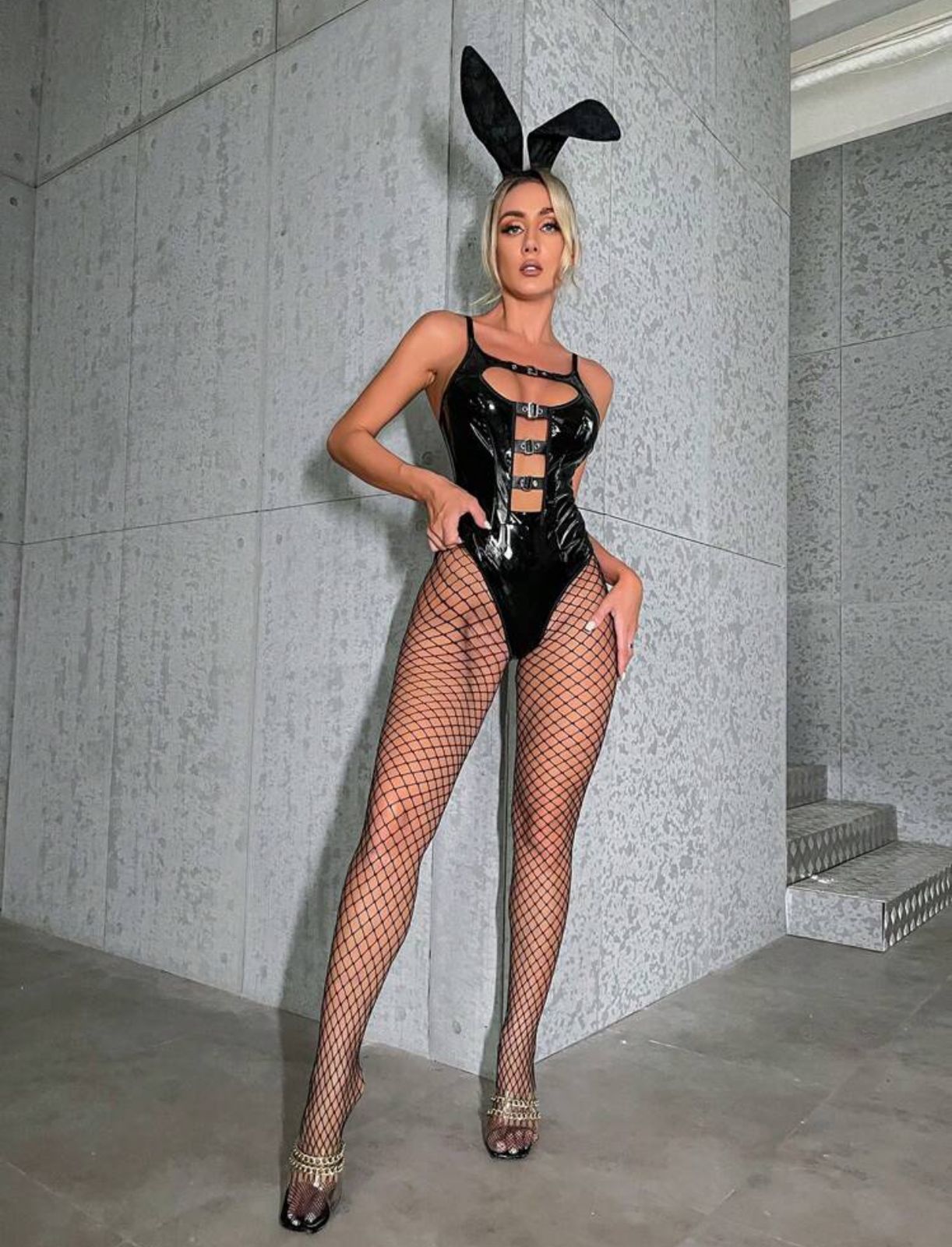 Disfraz de Coneja Latex Importado (M-L)