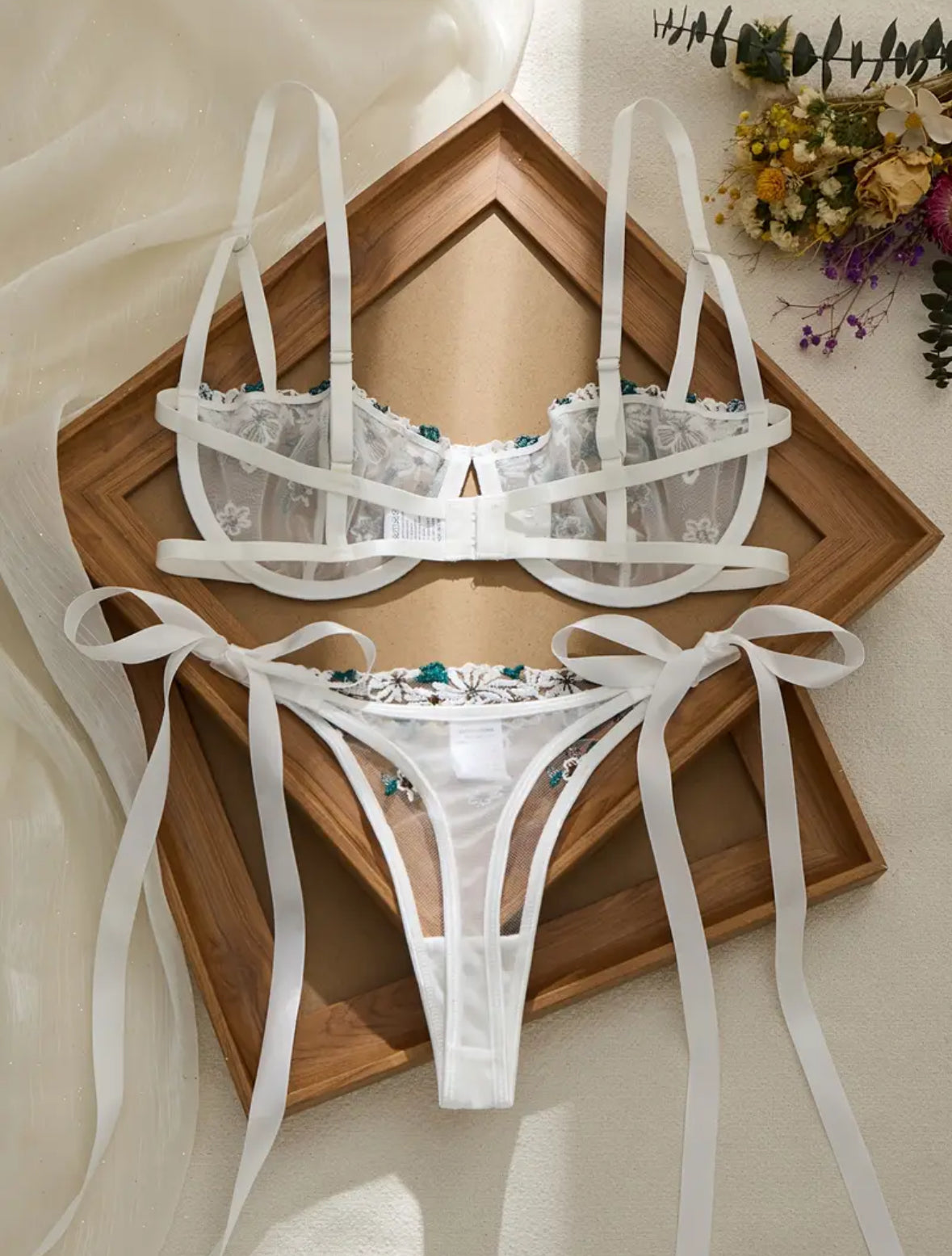 Conjunto Lencería Blanco Flores (S)