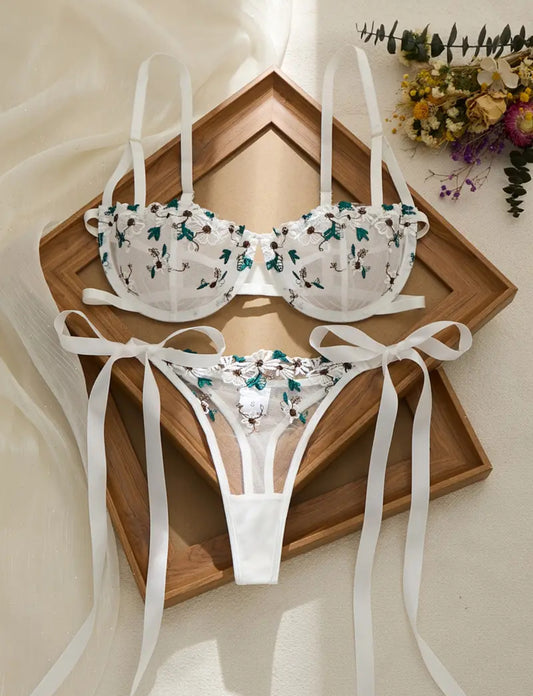 Conjunto Lencería Blanco Flores (S)