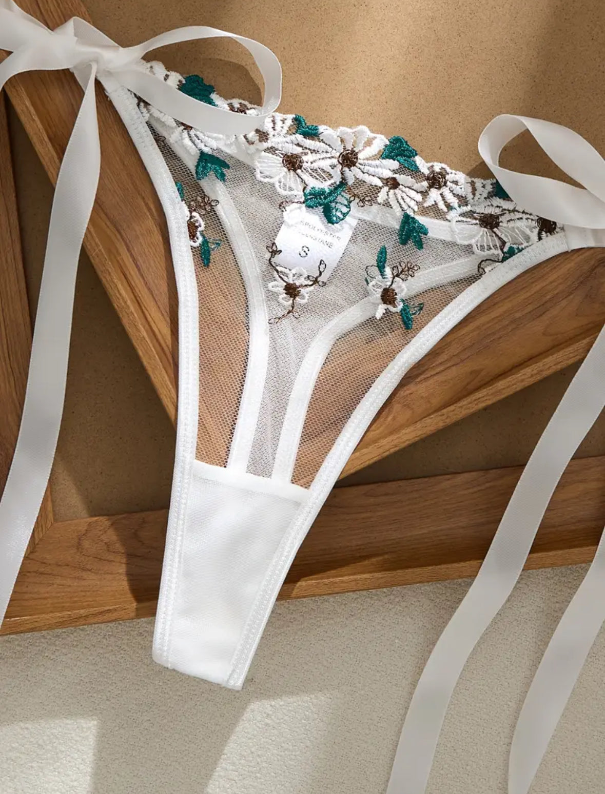 Conjunto Lencería Blanco Flores (S)