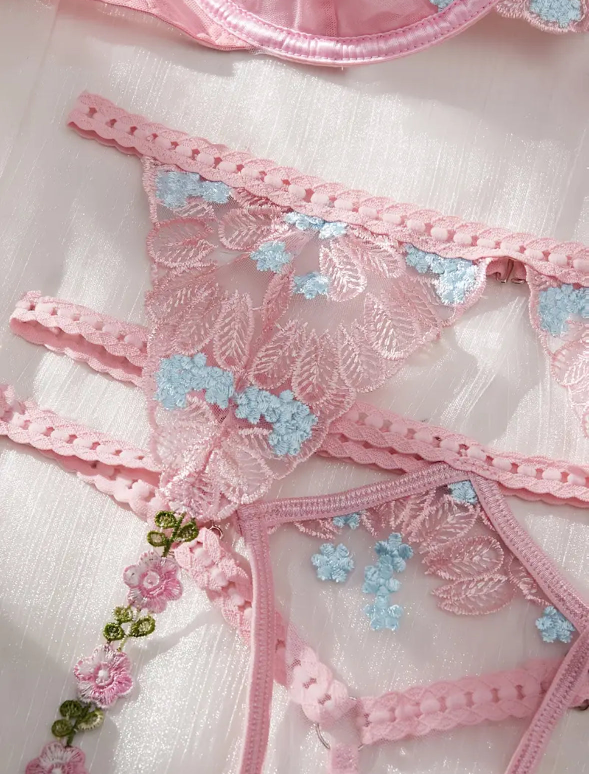 Conjunto Lencería Liguero Palo de Rosa con Flores (M)